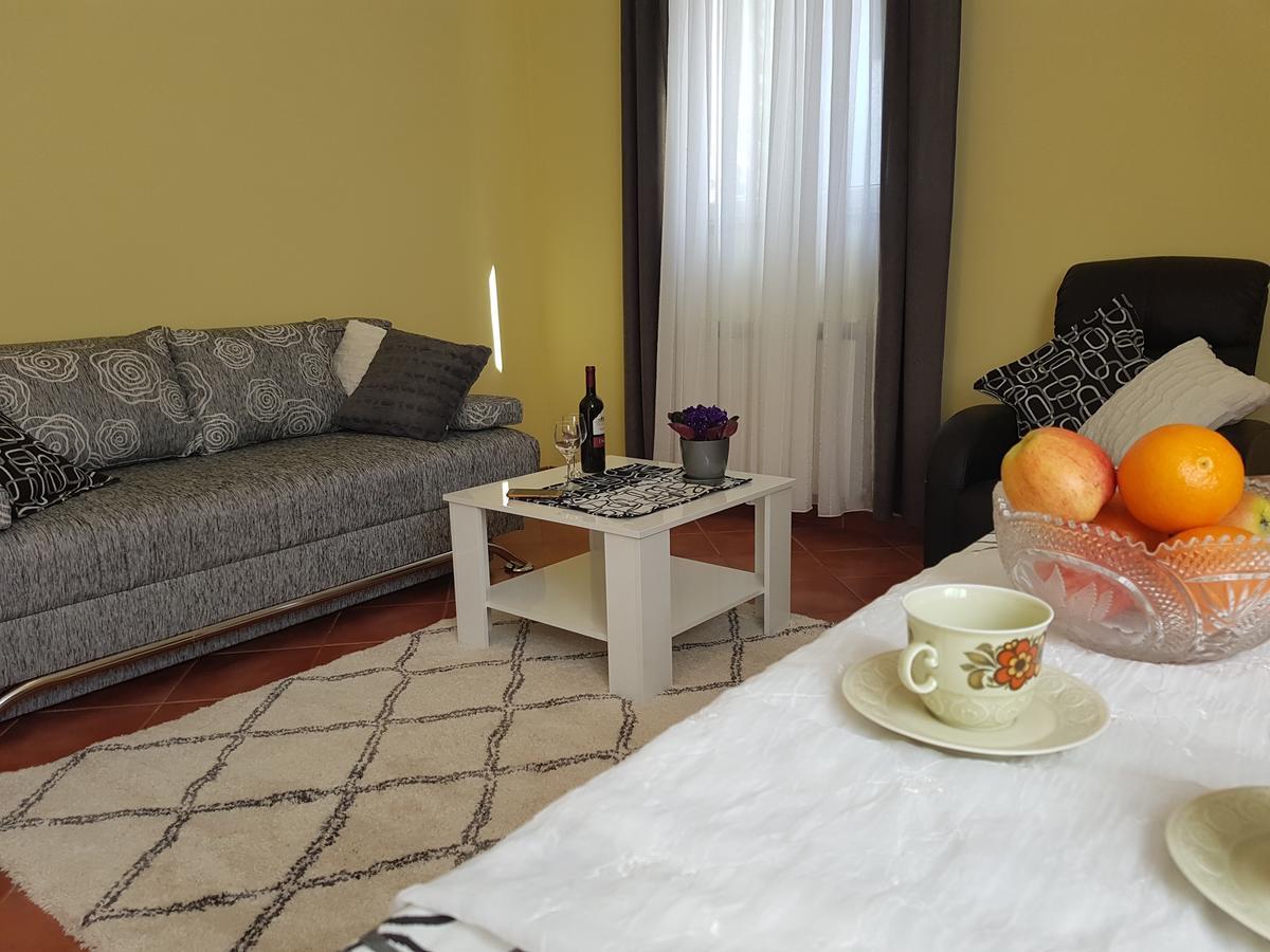 Apartments Ella Rovinj Exterior foto