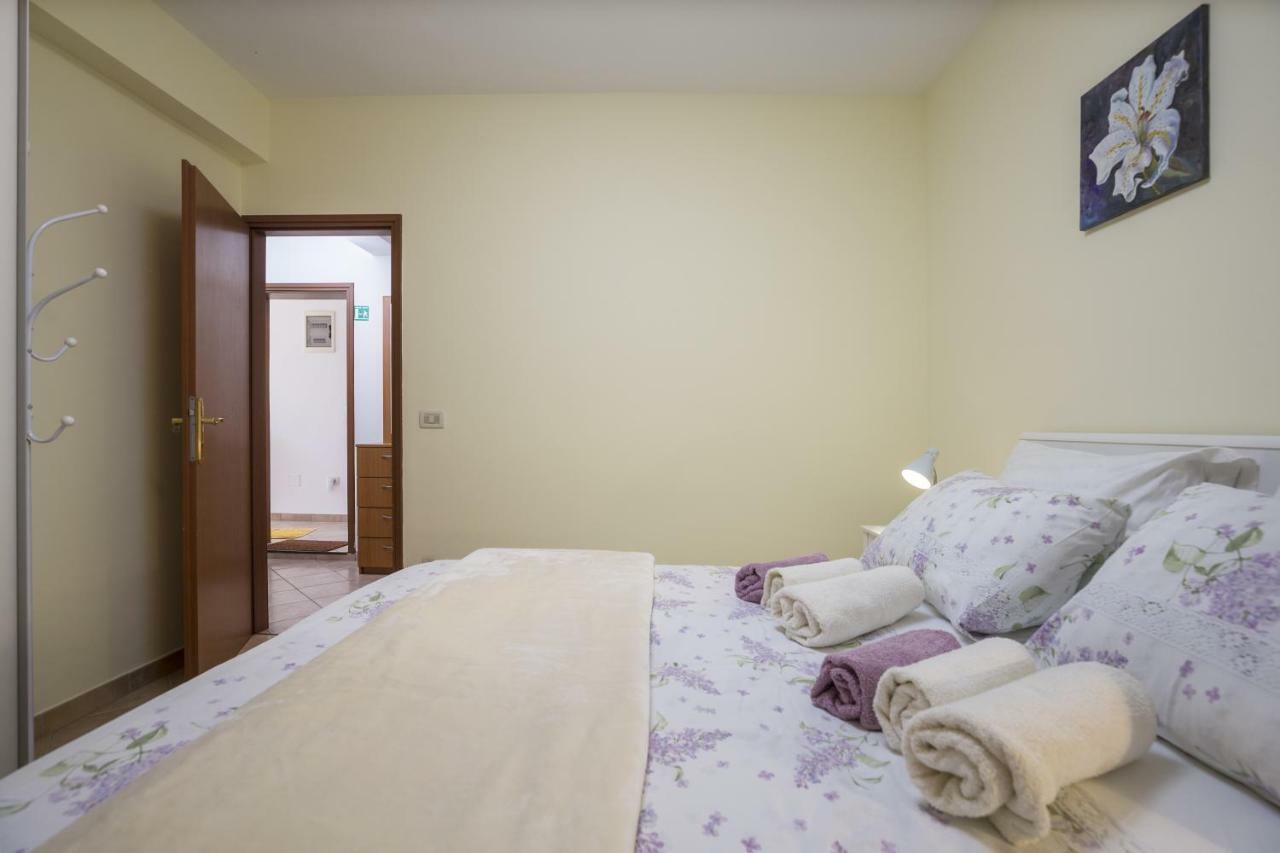 Apartments Ella Rovinj Exterior foto